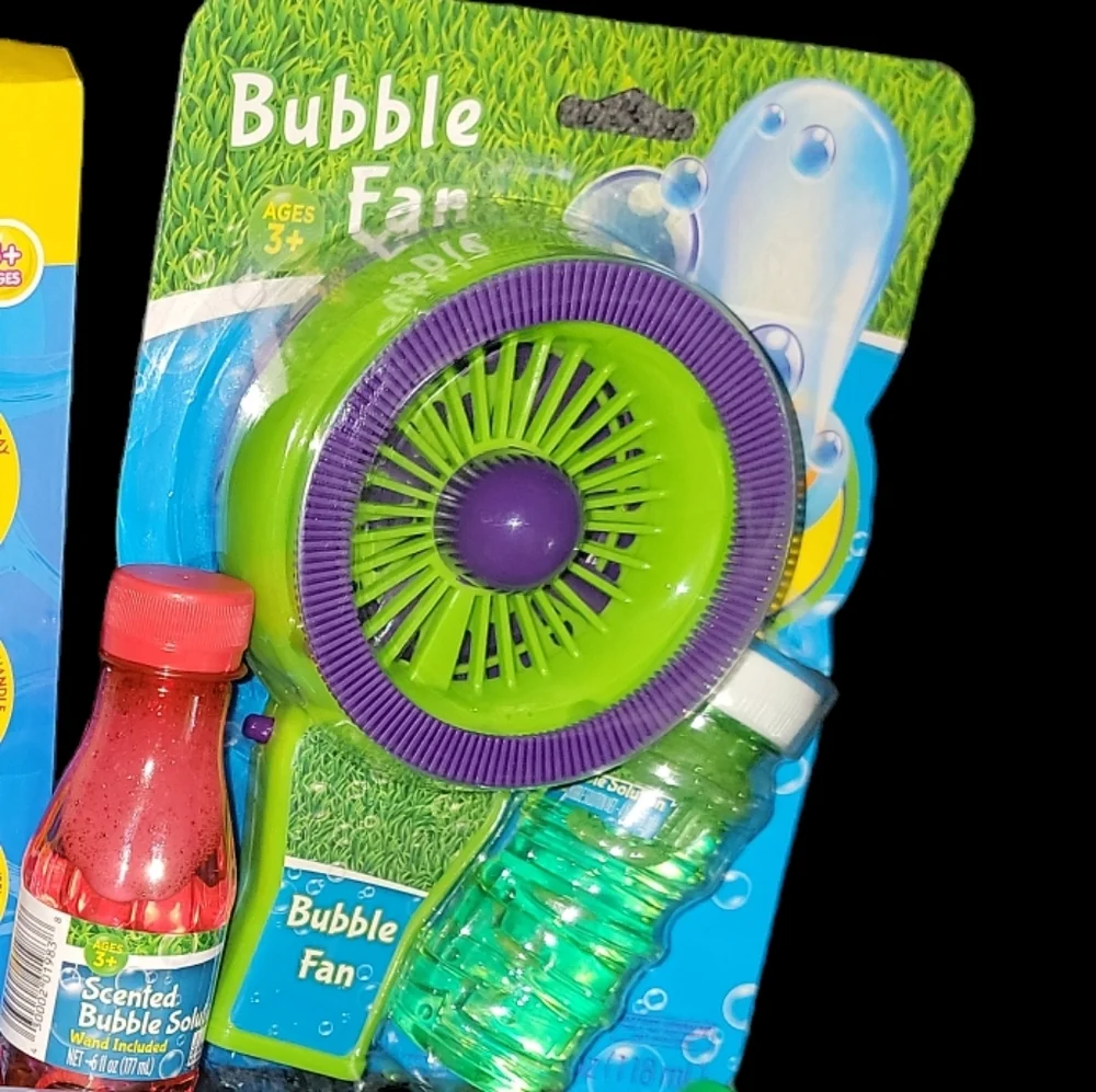 BUBBLE FUN BUNDLE!! INCLUDES 6 DIFFERENT ITEMS! THIS  WILL MAKE HOURS OF FUN! - Picture 3 of 7